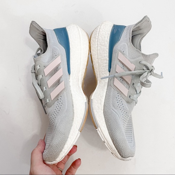 Adidas Ultraboost 21 Women's Training Shoes in Blue and Pink | 8.5 - Picture 6 of 13